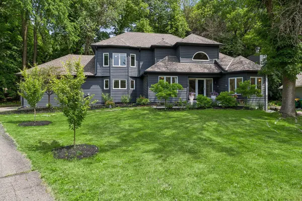 1570 Creek Run TRL, Excelsior, MN 55331