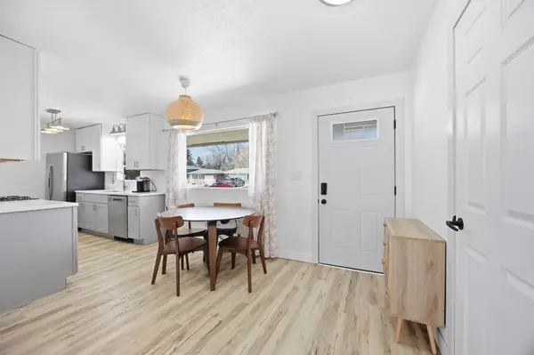 237 10 1/2 AVE W, West Fargo, ND 58078