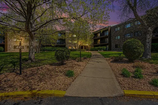 4100 Parklawn AVE #302, Edina, MN 55435