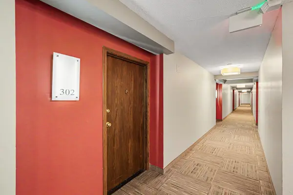 4100 Parklawn AVE #302, Edina, MN 55435