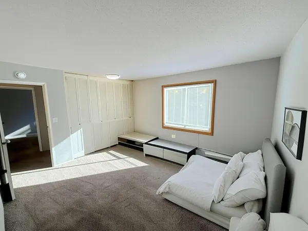 10301 Cedar Lake RD #102, Hopkins, MN 55305
