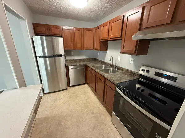 10301 Cedar Lake RD #102, Hopkins, MN 55305