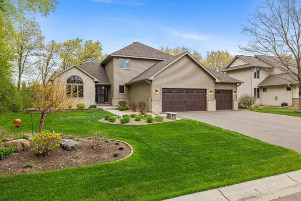 7876 17th ST N, Oakdale, MN 55128