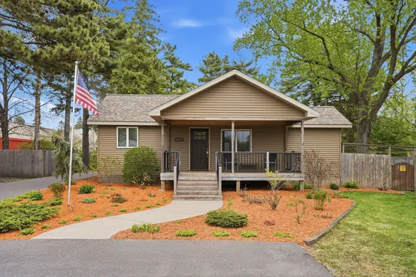 1773 Geneva AVE N, Oakdale, MN 55128