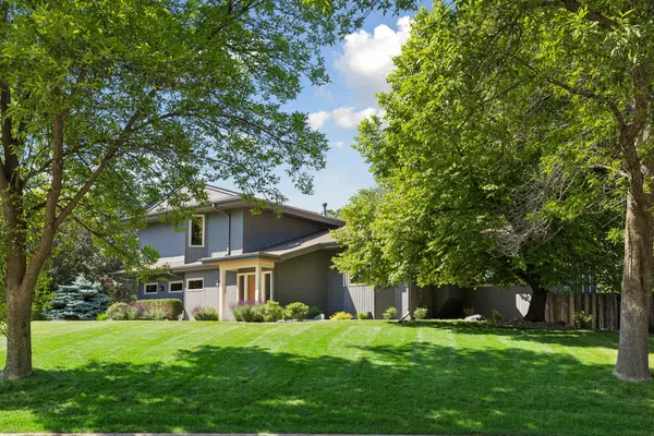 5931 Creek PT, Minnetonka, MN 55345