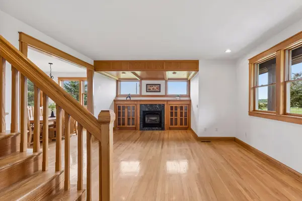 392 Old Cemetery RD, River Falls, WI 54022
