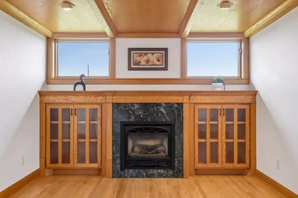 392 Old Cemetery RD, River Falls, WI 54022