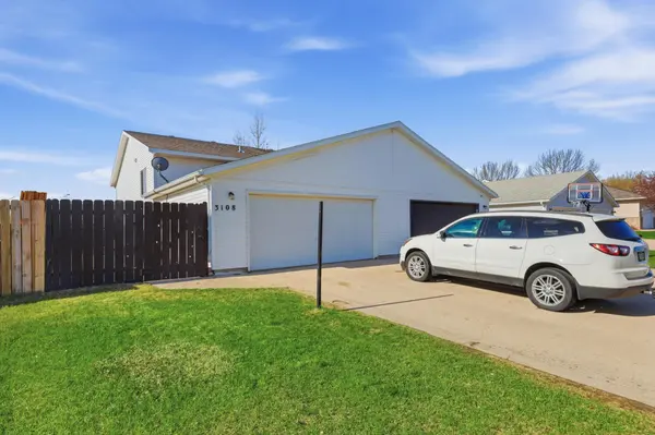 3108 Dakota Park CIR S, Fargo, ND 58104