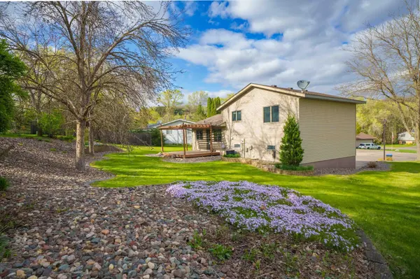 117 Vineyard ST, Cannon Falls, MN 55009