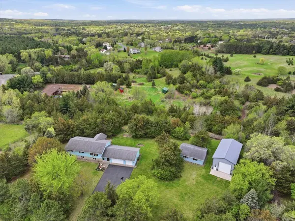 1087 Tanney LN, Hudson, WI 54016
