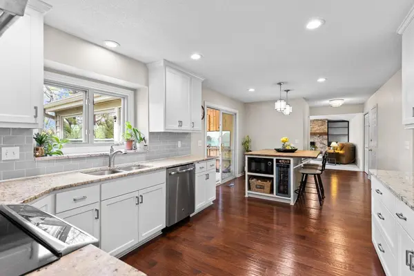 9108 Decatur AVE S, Bloomington, MN 55438