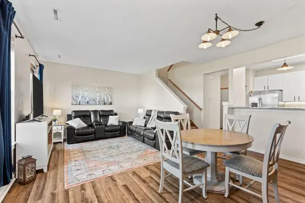 1708 Countryside DR, Shakopee, MN 55379
