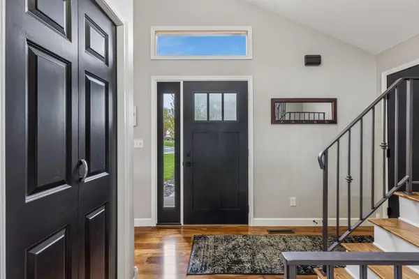 5679 Erik LN, Shoreview, MN 55126
