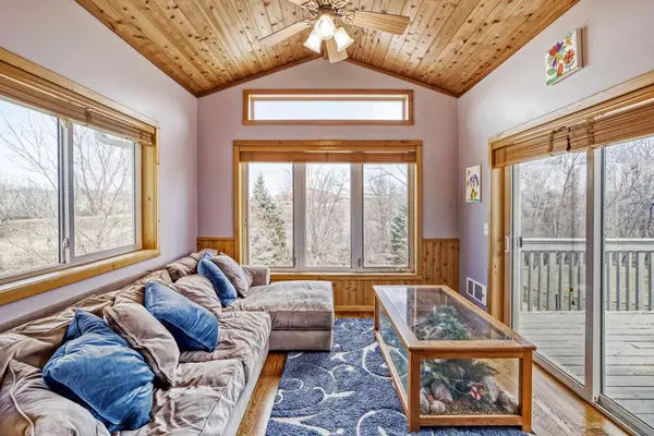 2334 Manuela DR, Chaska, MN 55318
