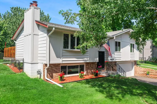 16620 N Hillcrest CT, Eden Prairie, MN 55346