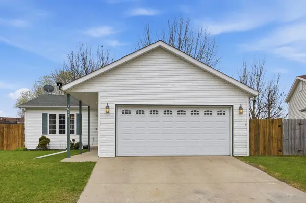 3642 10th ST N, Fargo, ND 58102