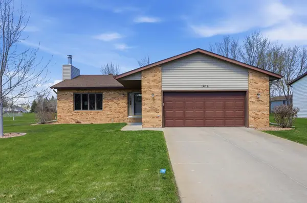 1619 38th AVE S, Fargo, ND 58104
