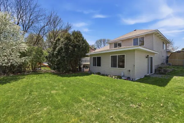 9480 71st Bay S, Cottage Grove, MN 55016