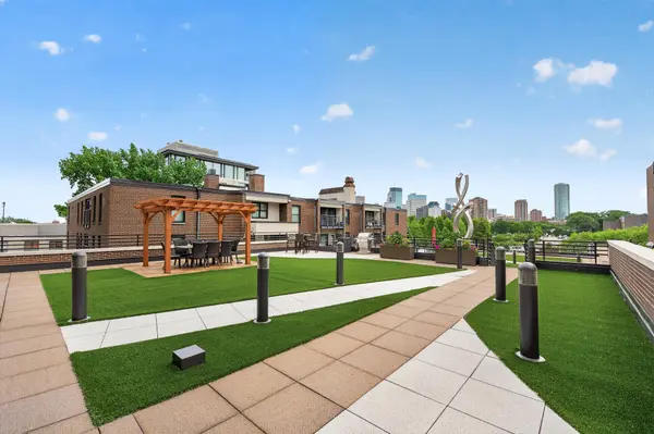50 Groveland TER #C208, Minneapolis, MN 55403