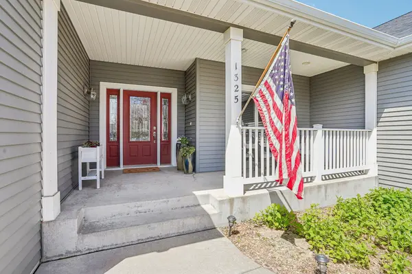 1325 Alton LN, Hammond, WI 54015