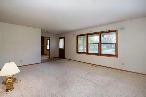 2208 Clare DR, North Mankato, MN 56003