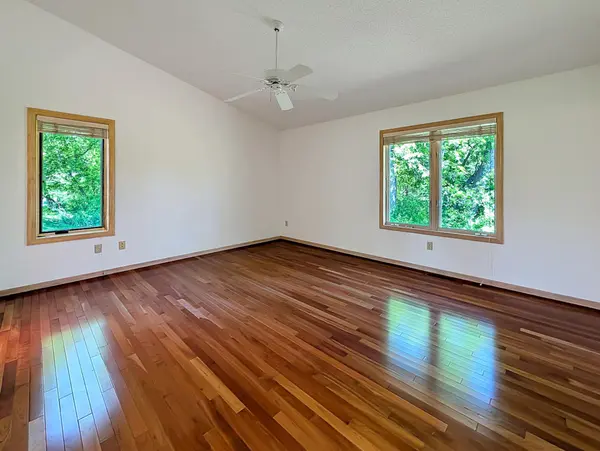 18758 Clear View LN, Minnetonka, MN 55345