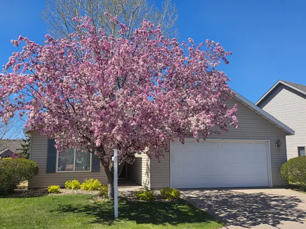 853 Aspen CIR, Waite Park, MN 56387