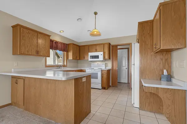 853 Aspen CIR, Waite Park, MN 56387