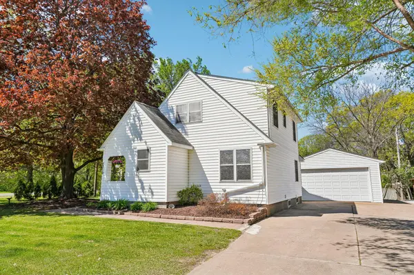 7710 Groveland RD, Mounds View, MN 55112