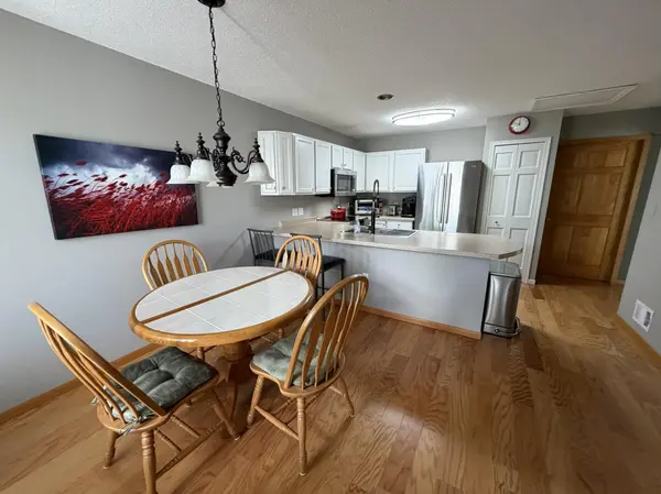 7524 Ojibway Park RD, Woodbury, MN 55125