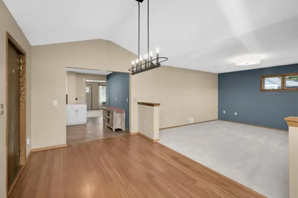 1834 Holton ST, Falcon Heights, MN 55113
