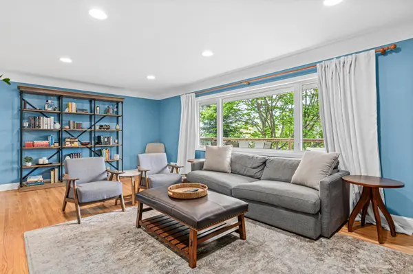 4230 Maple LN, Minnetonka, MN 55345
