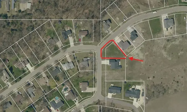 6667 Cedar Hills DR, Cannon Falls, MN 55009