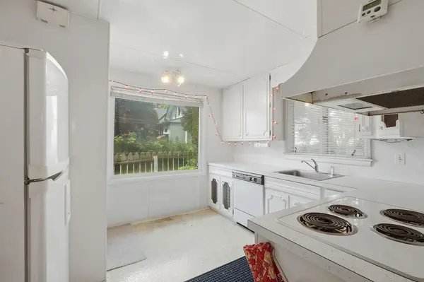 589 Lexington Pkwy N, Saint Paul, MN 55104