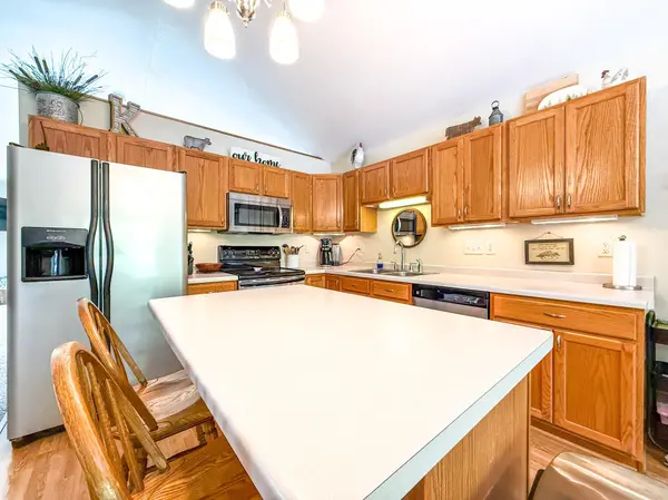 546 6th ST SW, Pine Island, MN 55963