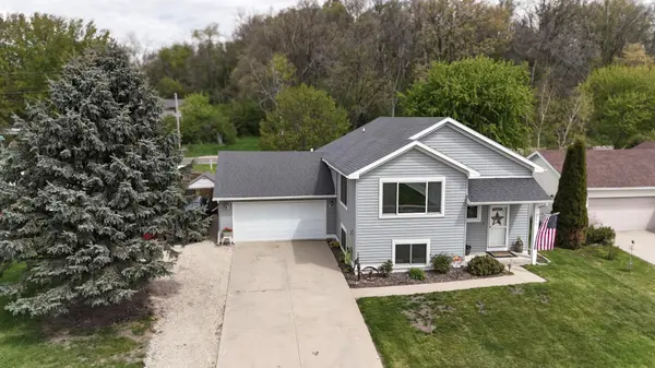 546 6th ST SW, Pine Island, MN 55963