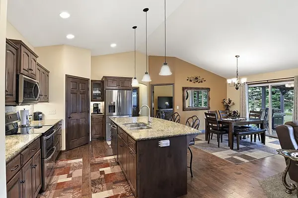 6509 Westwood Pkwy, Saint Cloud, MN 56303