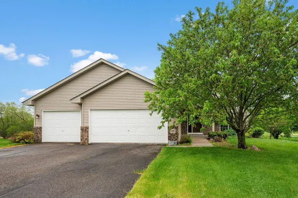 5487 Kahler DR NE, Albertville, MN 55301