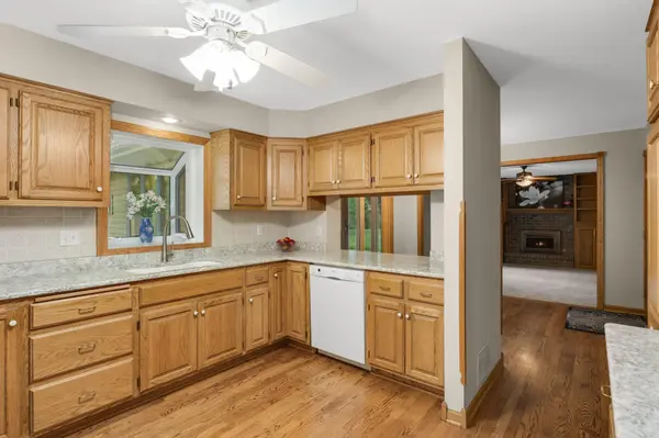 1705 James CT, Burnsville, MN 55337