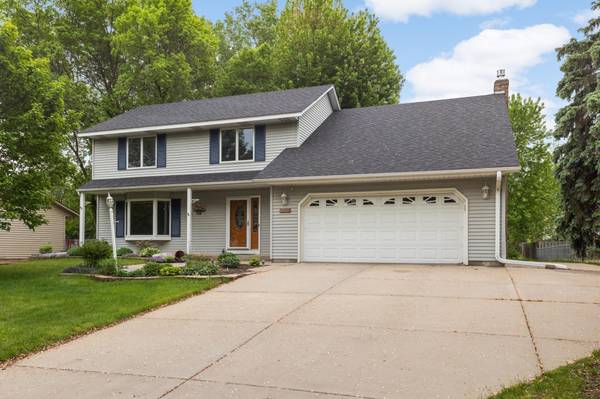 1705 James CT, Burnsville, MN 55337