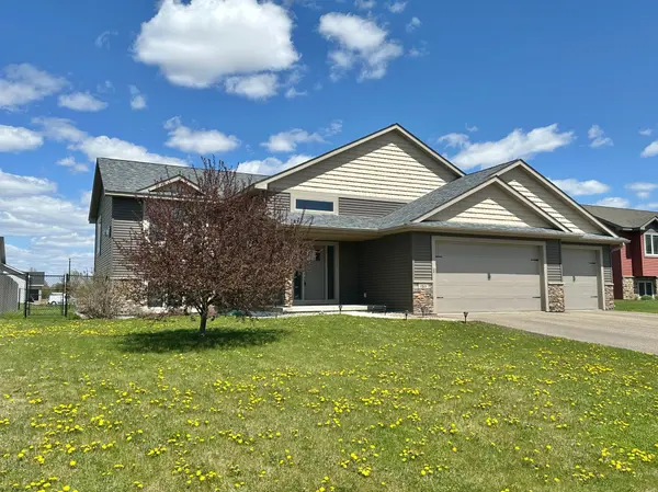 1511 Otter WAY, New Richmond, WI 54017