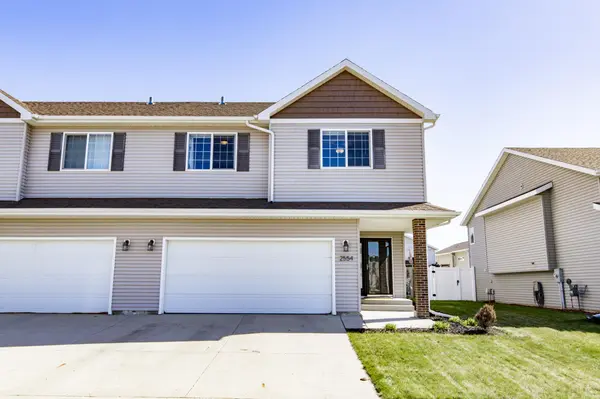 2554 54th AVE S, Fargo, ND 58104