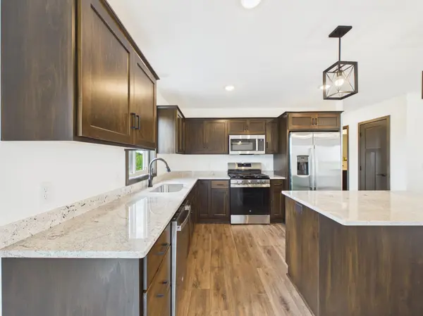 1174 Deerberry CIR, Albany, MN 56307