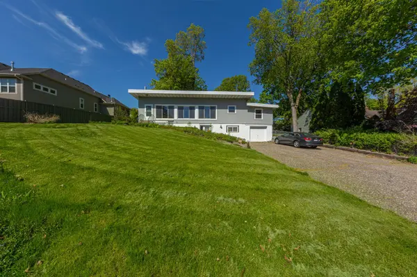 223 Central AVE N, Wayzata, MN 55391
