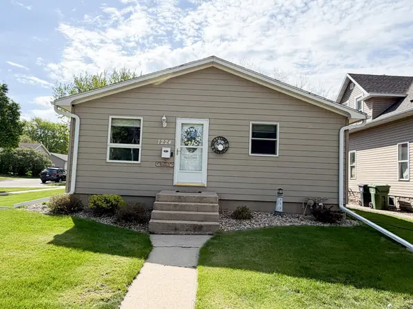 1224 3rd AVE, Worthington, MN 56187