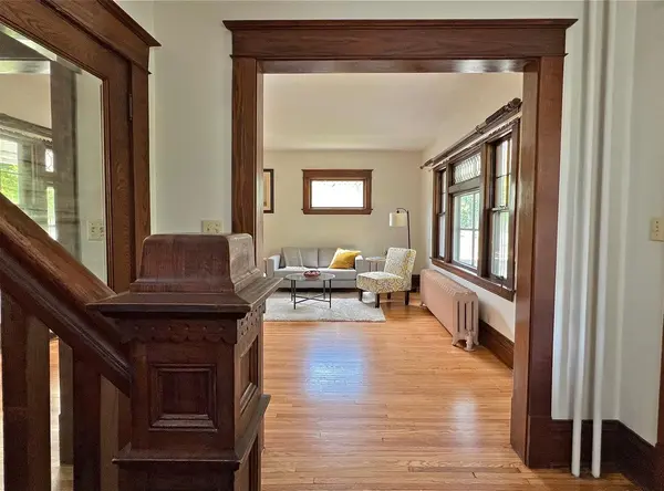 962 Jackson ST, Saint Paul, MN 55117