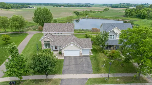 1620 Pinnacle DR, Dundas, MN 55019