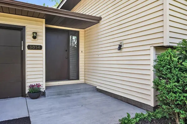 3054 Wilder ST N, Roseville, MN 55113