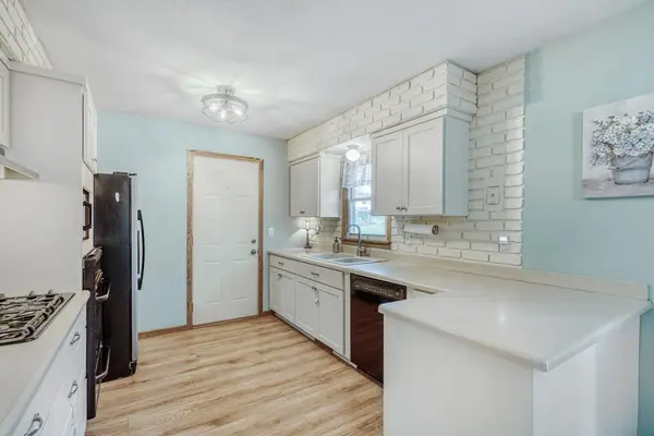 6285 137th ST W, Apple Valley, MN 55124