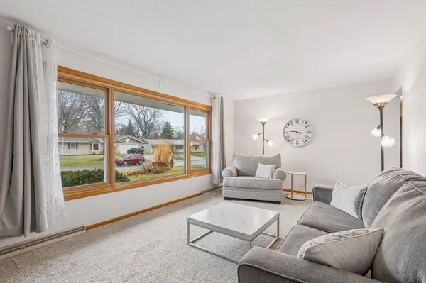 2403 Inca LN, New Brighton, MN 55112